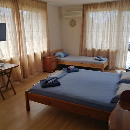 Guest House "Zora - Sarafovo" Burgas Exteriör bild