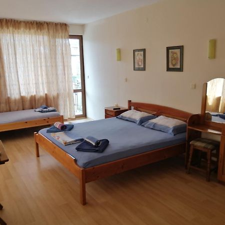 Guest House "Zora - Sarafovo" Burgas Exteriör bild