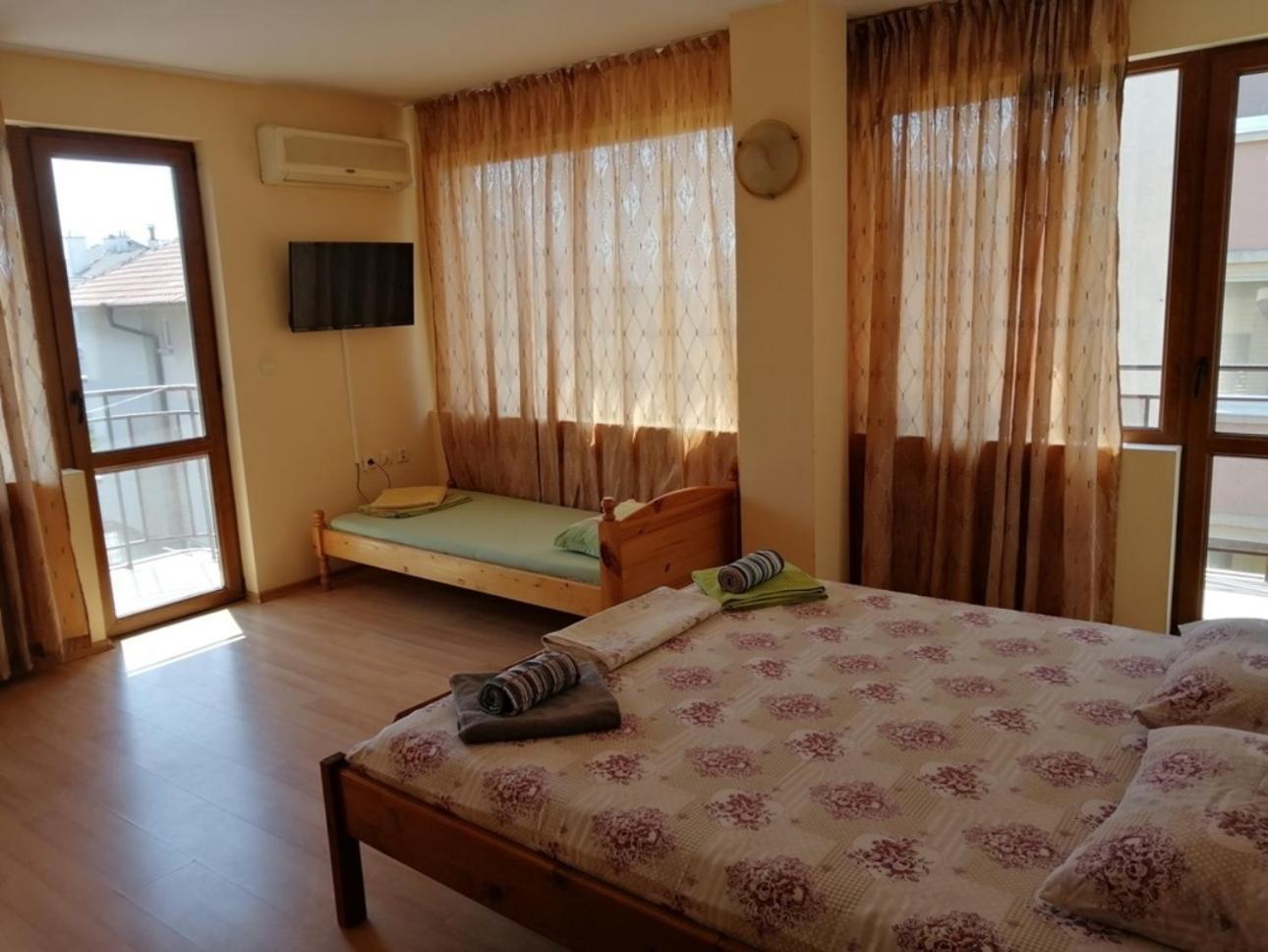 Guest House "Zora - Sarafovo" Burgas Exteriör bild