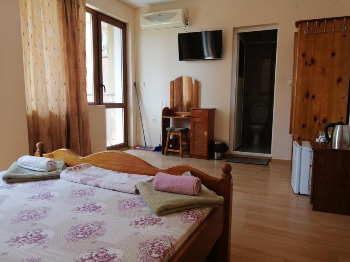 Guest House "Zora - Sarafovo" Burgas Exteriör bild