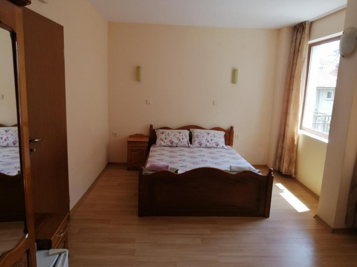 Guest House "Zora - Sarafovo" Burgas Exteriör bild