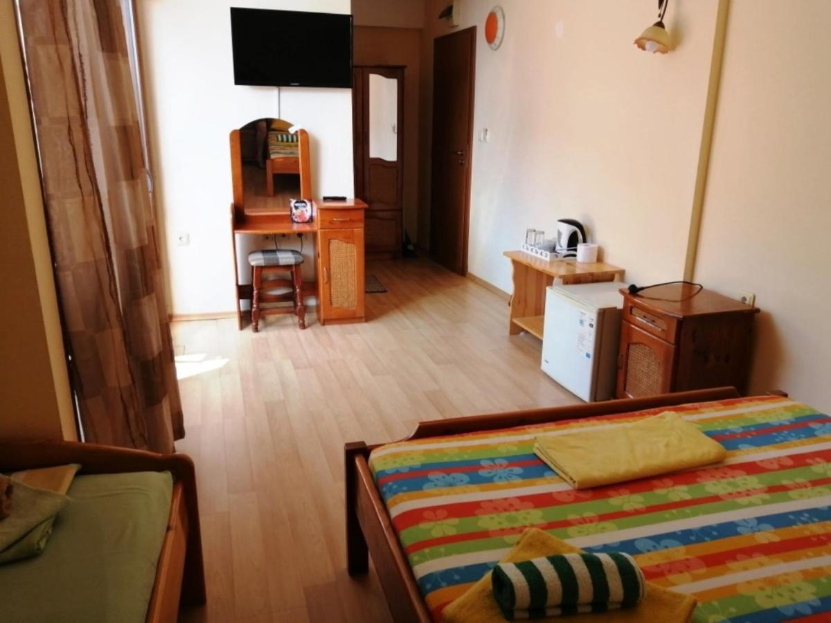 Guest House "Zora - Sarafovo" Burgas Exteriör bild
