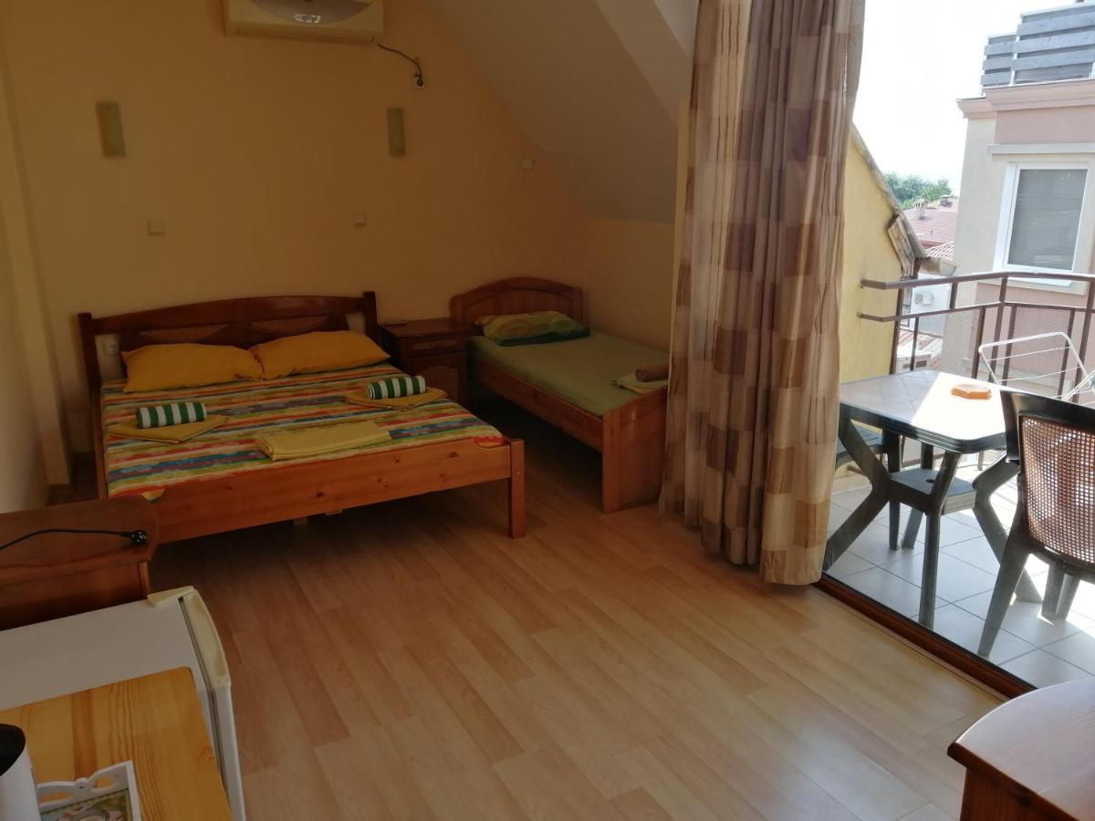 Guest House "Zora - Sarafovo" Burgas Exteriör bild