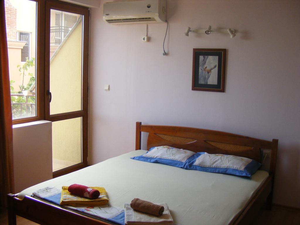 Guest House "Zora - Sarafovo" Burgas Exteriör bild