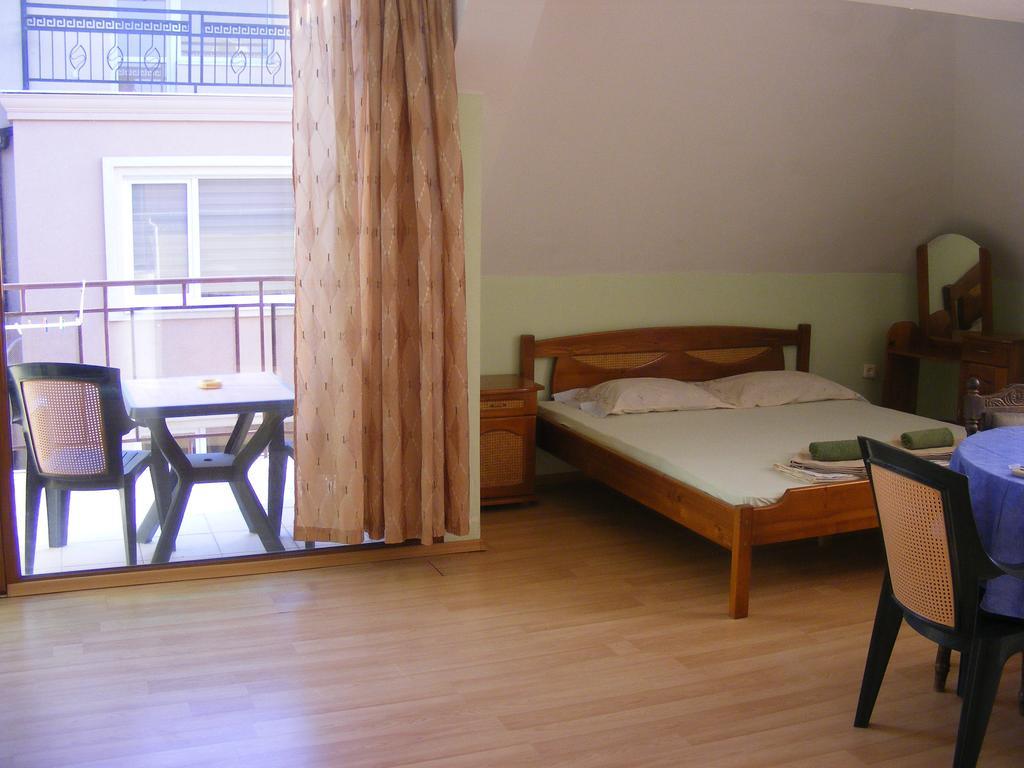Guest House "Zora - Sarafovo" Burgas Exteriör bild