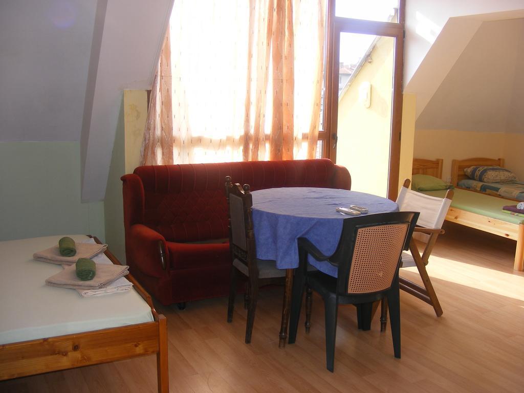 Guest House "Zora - Sarafovo" Burgas Exteriör bild