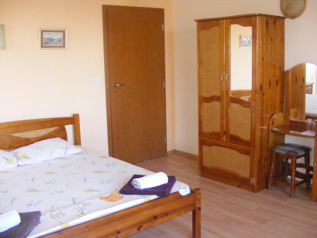 Guest House "Zora - Sarafovo" Burgas Exteriör bild