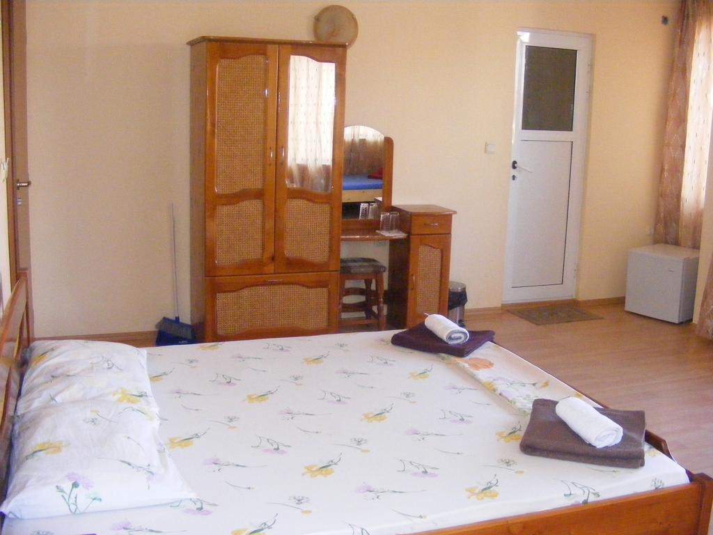 Guest House "Zora - Sarafovo" Burgas Exteriör bild