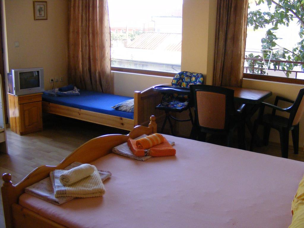 Guest House "Zora - Sarafovo" Burgas Exteriör bild