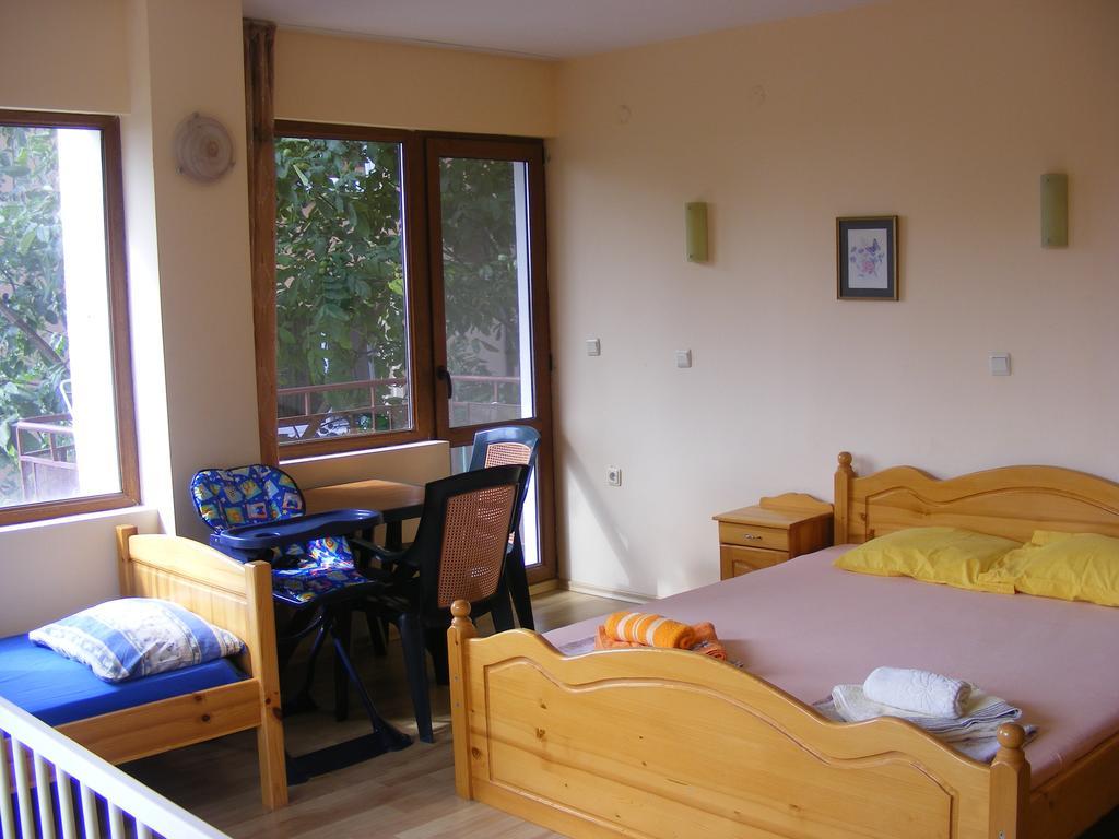 Guest House "Zora - Sarafovo" Burgas Exteriör bild